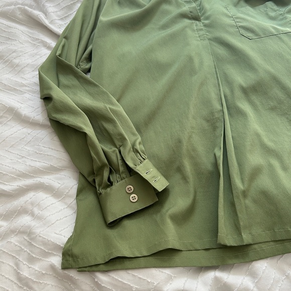 Vintage Green button up - Picture 4 of 14